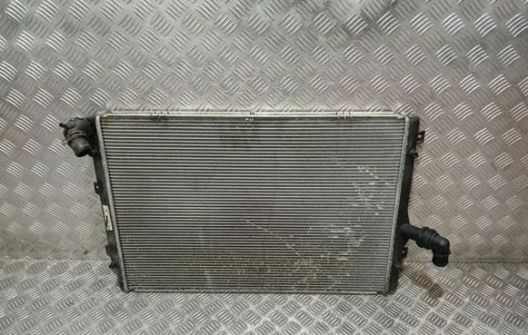 Volkswagen PASSAT B7 Coolant radiator 