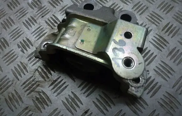 Fiat 500L Engine mount bracket 55702833