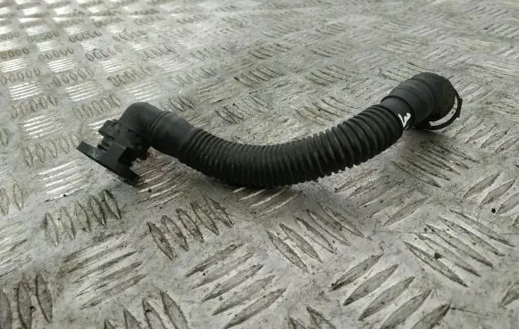 Volkswagen PASSAT B7 Breather hose/pipe 03L103493AE