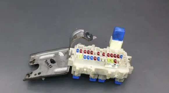 Nissan Murano Z51 Fuse module C14211AA0A C1421 1AA0A