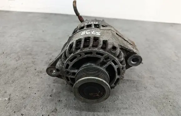 Opel Zafira B Generator/alternator 