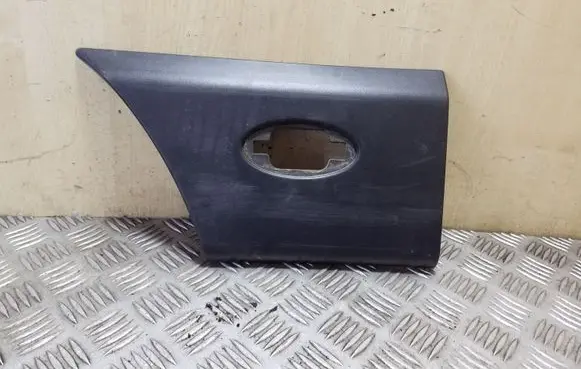 Rear fender molding trim