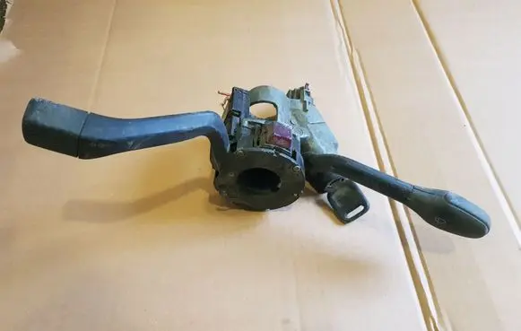 Volkswagen Golf II Ignition lock 357905851