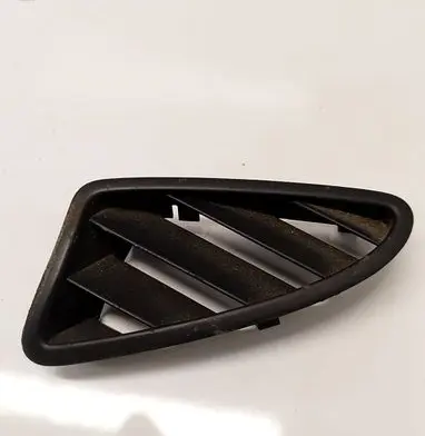 Volkswagen Golf Plus Dash center air vent grill 5M0819706A
