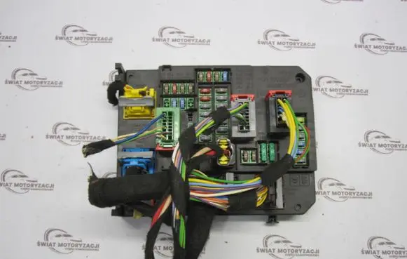 Peugeot 508 Fuse module A2C32427600