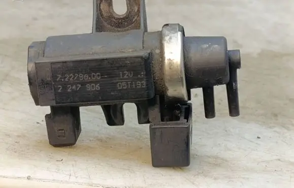 BMW 3 E90 E91 Turbo solenoid valve 72279600 05T193 2247906