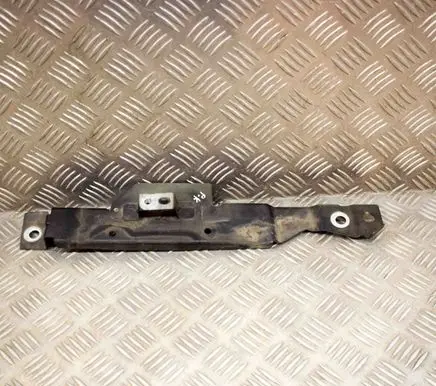 Volvo S90, V90 Fender mounting bracket
