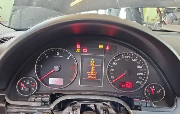 Speedometer (instrument cluster)