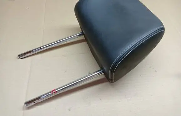 Skoda Octavia Mk2 (1Z) Front seat headrest