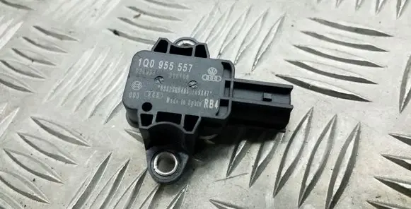 Volkswagen Eos Airbag deployment crash/impact sensor 1Q0955557