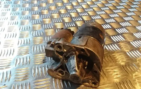 Renault Megane I Starter motor M002T48381