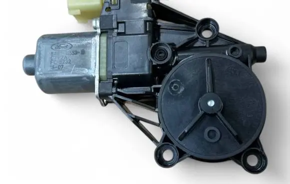 Ford Fiesta Front door window regulator motor 8A6114553B 0130822619