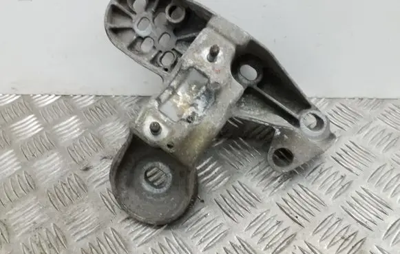 Audi A6 S6 C5 4B Engine mounting bracket 4B0199351B