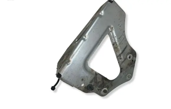 Audi A6 S6 C6 4F Fender mounting bracket 4F0821136A