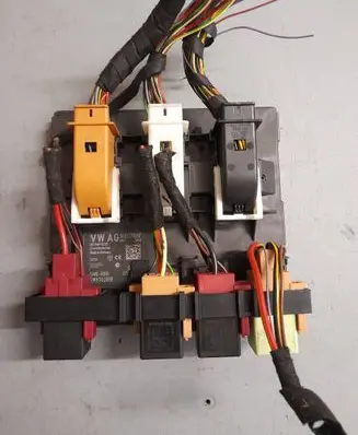 Volkswagen Jetta VI Comfort/convenience module 5K0937084F