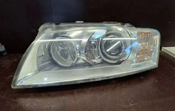 Audi A8 S8 D3 4E Headlight/headlamp