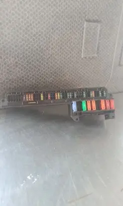 BMW 5 E60 E61 Fuse box set 685733002 6957330 106887