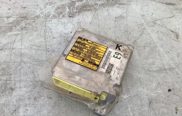 Toyota Prius (XW20) Airbag control unit/module 8917047390