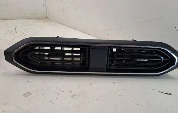 Dacia Sandero III Dash center air vent grill 687509018R 23032022 518043310