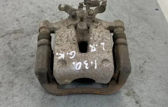 Hyundai i30 Rear brake caliper 58210G4300
