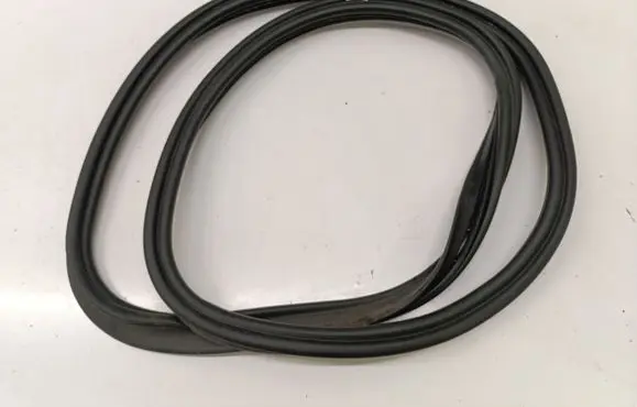 Mini Cooper Countryman F60 Trunk rubber seal (body) 