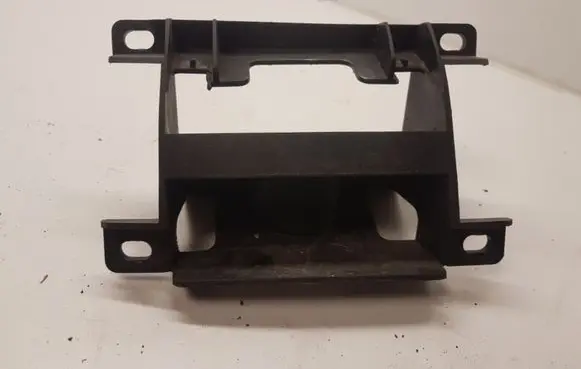 Volkswagen Touareg I Front bumper mounting bracket 7L6807362
