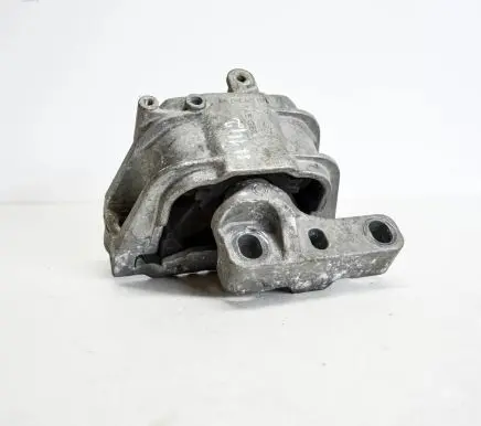 Volkswagen Touran I Engine mount bracket K0199262AT