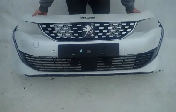 Peugeot 508 Front bumper