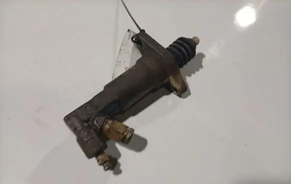 Volkswagen Transporter - Caravelle T4 Clutch master cylinder