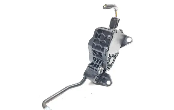 Toyota RAV 4 (XA50) Accelerator throttle pedal 7811033140 2701000040 12B13A0400