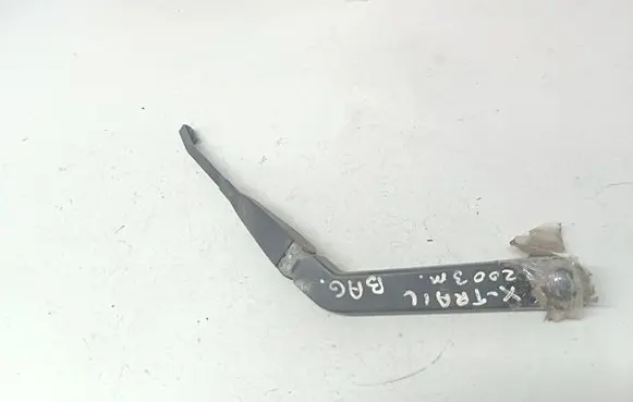 Nissan X-Trail T30 Rear wiper blade arm 12001