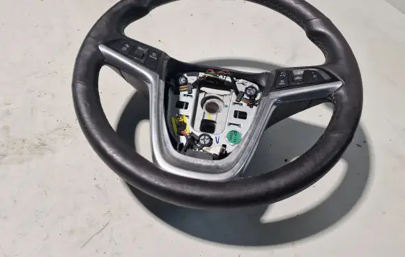 Buick Encore I Steering wheel