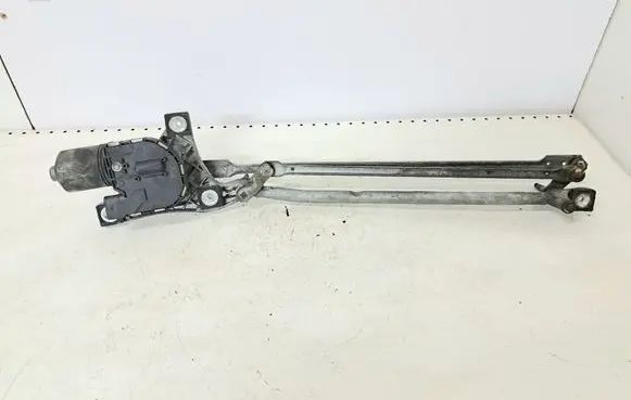 Volvo V50 Front wiper linkage and motor 30699344 0390241924