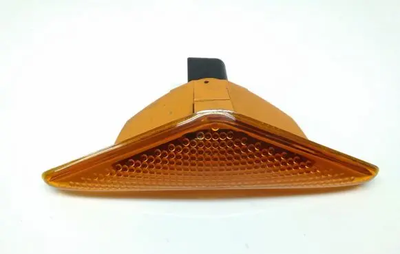 Ford Mondeo Mk III Front fender indicator light 1S7113K309AB