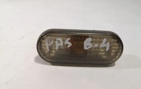 Volkswagen PASSAT B4 Front fender indicator light 3A0949117B