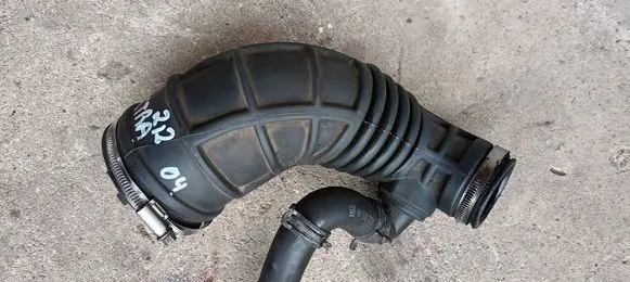 Opel Vectra C Air intake hose/pipe A2228290611