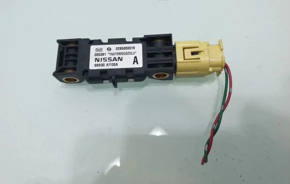 Nissan Micra Airbag deployment crash/impact sensor 98830 0285003019