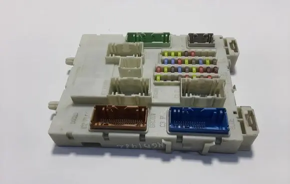 Ford C-MAX II Fuse module DV6T14A073HE