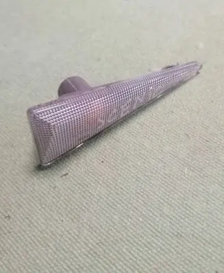 Front fender indicator light