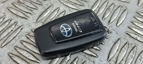 Toyota C-HR I Ignition key/card