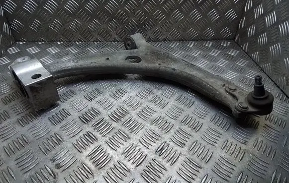 Volkswagen PASSAT B6 Front lower control arm/wishbone 3C0407153B