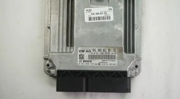 Audi A4 S4 B8 8K Engine control unit/module 04L906021BS 0281030910