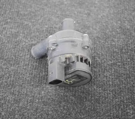 Mercedes-Benz GLA W156 Electric auxiliary coolant/water pump