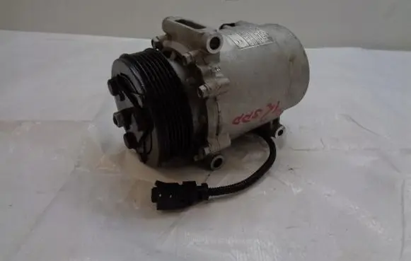 Peugeot 208 Air conditioning (A/C) compressor (pump) 9827596080