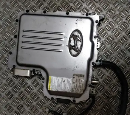 Voltage converter inverter