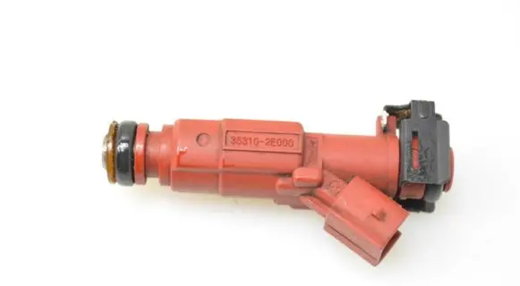 Hyundai i40 Fuel injector 353102E000