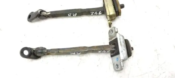 KIA Sportage Front door check strap stopper