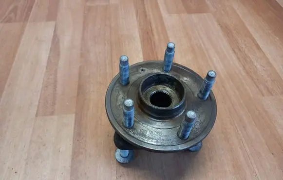 Opel Astra K Front wheel bearing hub 13517459 13510543 13580304