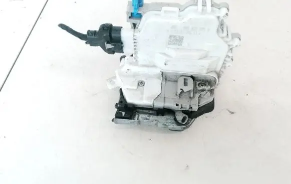 Audi A3 S3 8V Front door lock 8X2837015B
