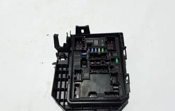 Dacia Sandero III Fuse module 284B71965R